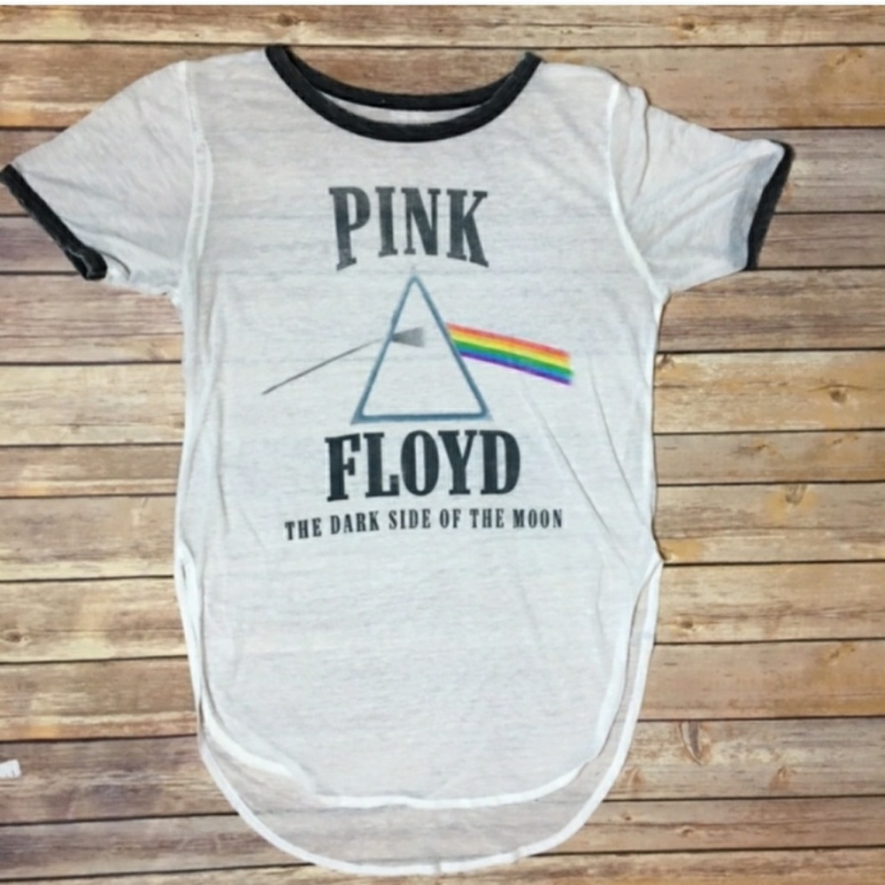 ISO Pink Floyd tshirt HELP 😁